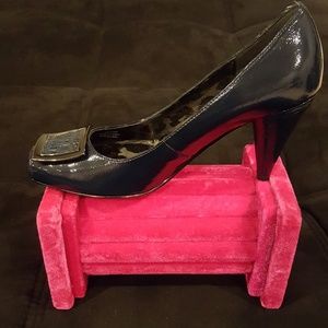 Patent navy heels